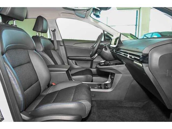 MG MG4 Luxury StandHZG Navi GJR Digitales Cockpit 360 Kamera LED ACC Apple CarPlay