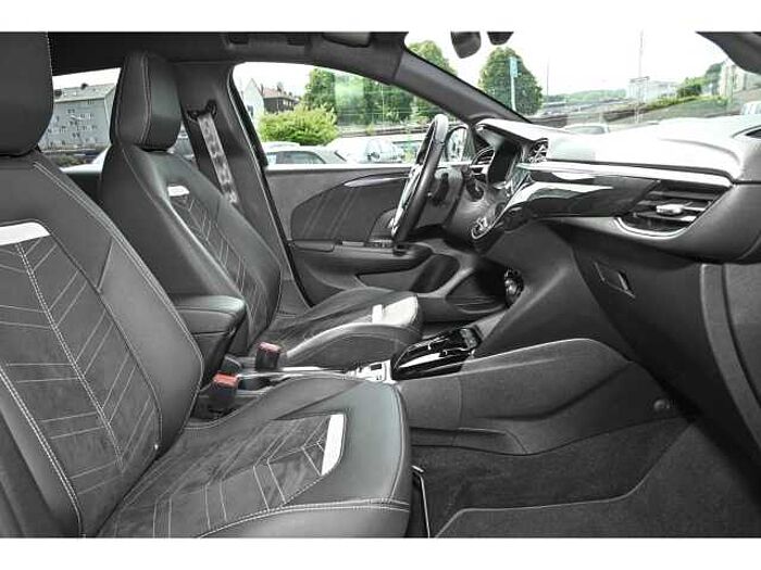 Opel Corsa 1.2(130PS)ULTIMATE AT+ALCANTARA+GJR+NAVI+PDC+I-LUX+SHZ+