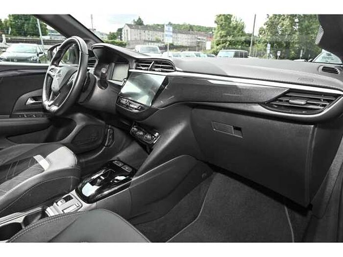 Opel Corsa 1.2(130PS)ULTIMATE AT+ALCANTARA+GJR+NAVI+PDC+I-LUX+SHZ+