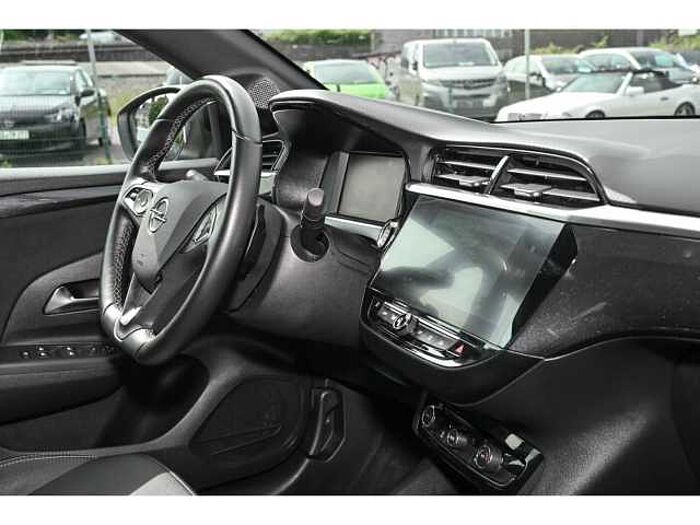 Opel Corsa 1.2(130PS)ULTIMATE AT+ALCANTARA+GJR+NAVI+PDC+I-LUX+SHZ+