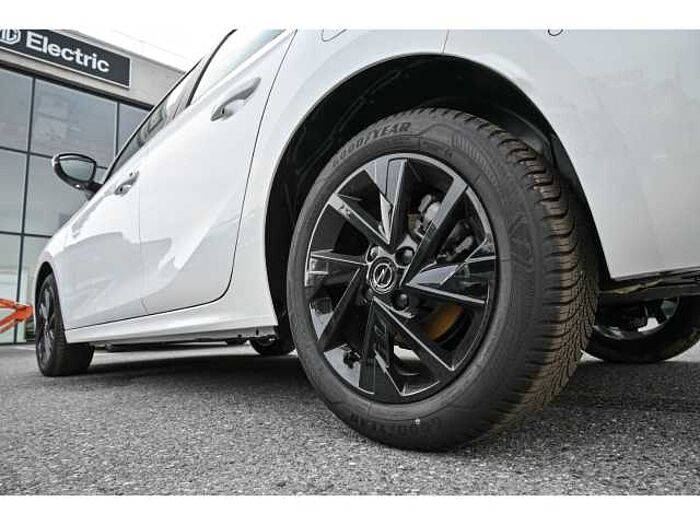 Opel Corsa 1.2 EDITION AT+GJR+ALU+NSW+TECH/KOMFORT-PAKET+