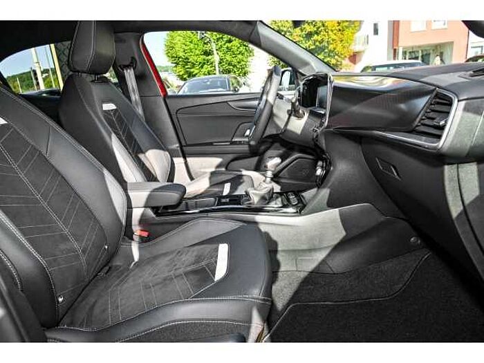 Opel Mokka GS 1.2(136 PS)+NAVI+ALCANTARA+GJR+SHZ+AHK+MASSAGE+KEYLESS+