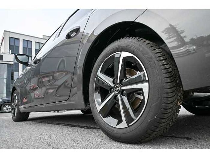 Opel Astra GS AT+NAVI+GJR+SHZ+LRH+R-KAM+2xPDC+KEYLESS+NSW+