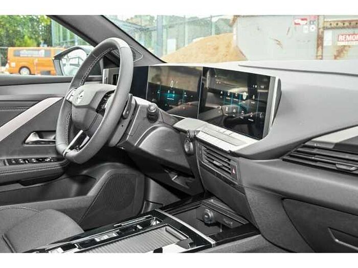 Opel Astra GS AT+NAVI+GJR+SHZ+LRH+R-KAM+2xPDC+KEYLESS+NSW+