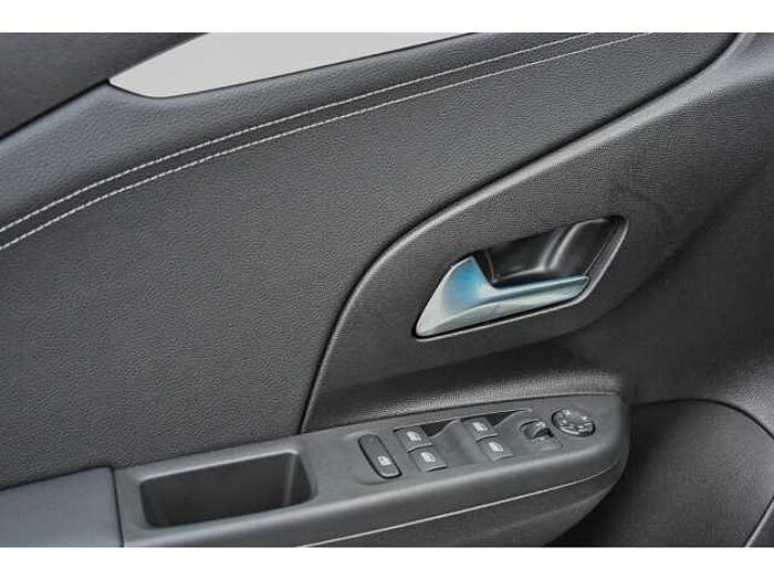 Opel Corsa 1.2 GS+LED+R-KAM+SHZ+LRH+TWA+2xPDC+VC+DAB+