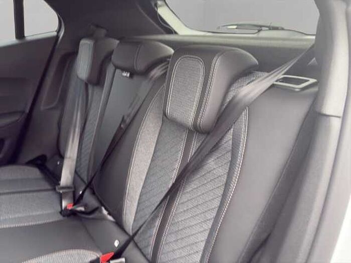 Peugeot 2008 ALLURE AT+NAVI+GJR+SHZ+2xPDC+ALU+