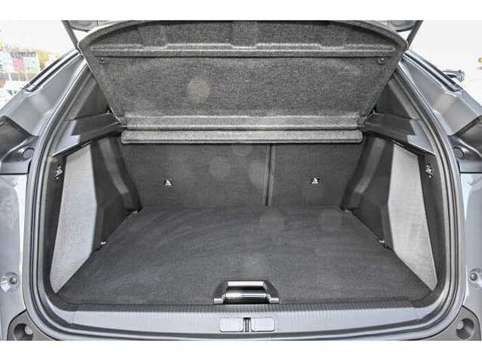 Peugeot 2008 ALLURE AT+NAVI+GJR+SHZ+2xPDC+ALU+