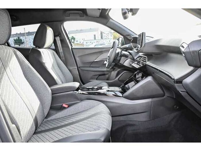 Peugeot 2008 ALLURE AT+NAVI+GJR+SHZ+2xPDC+ALU+