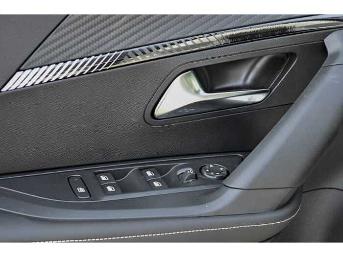 Peugeot 2008 ALLURE AT+NAVI+GJR+SHZ+2xPDC+ALU+