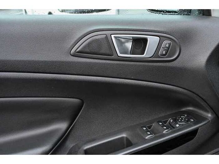 Ford EcoSport 1.0 ST-LINE+GJR+NAVI+XENON+PANO-SD+BEH.WSS+SHZ+