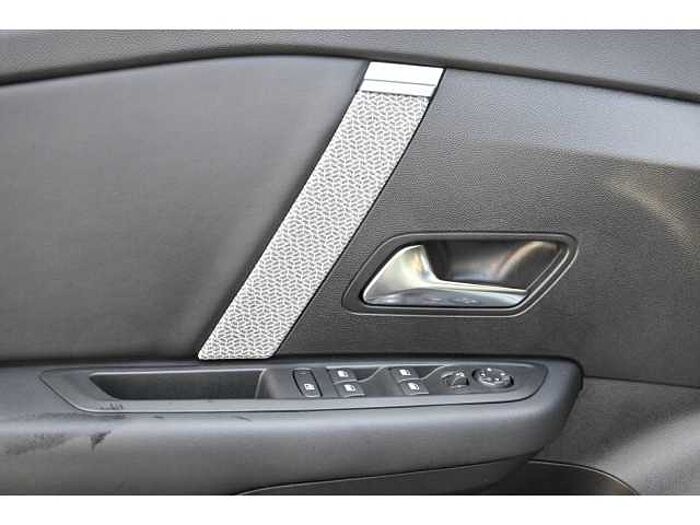 Citroen C4 PT130 SHINE S&S+NAVI+AHK+BEH.WSS+SHZ+18''ALU+