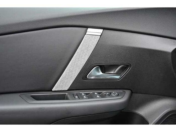 Citroen C4 PT130 SHINE S&S+NAVI+BEH.WSS+SHZ+LRH+18''ALU+