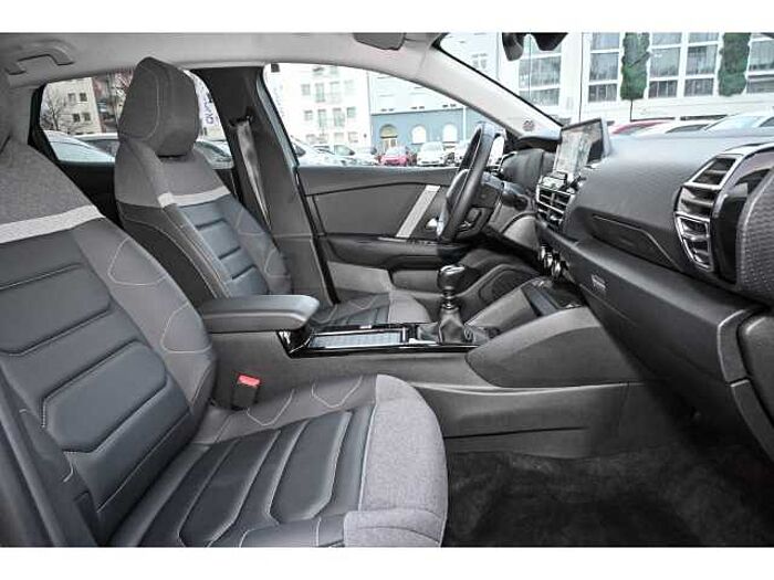 Citroen C4 PT130 SHINE S&S+NAVI+BEH.WSS+SHZ+LRH+18''ALU+