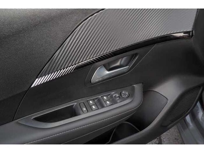 Peugeot 208 ALLURE 110 e-DSC6 HYBRID+NAVI+SHZ+ALU+360°KAM+