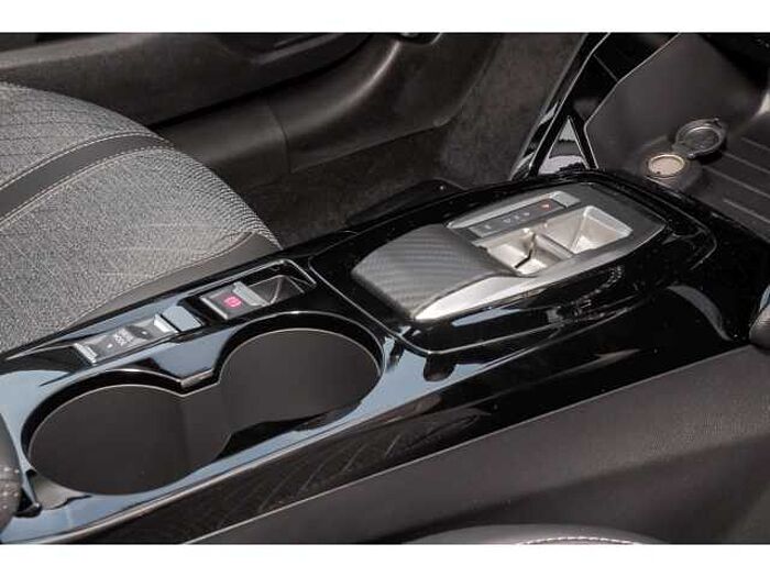 Peugeot 208 ALLURE 110 e-DSC6 HYBRID+NAVI+SHZ+ALU+360°KAM+