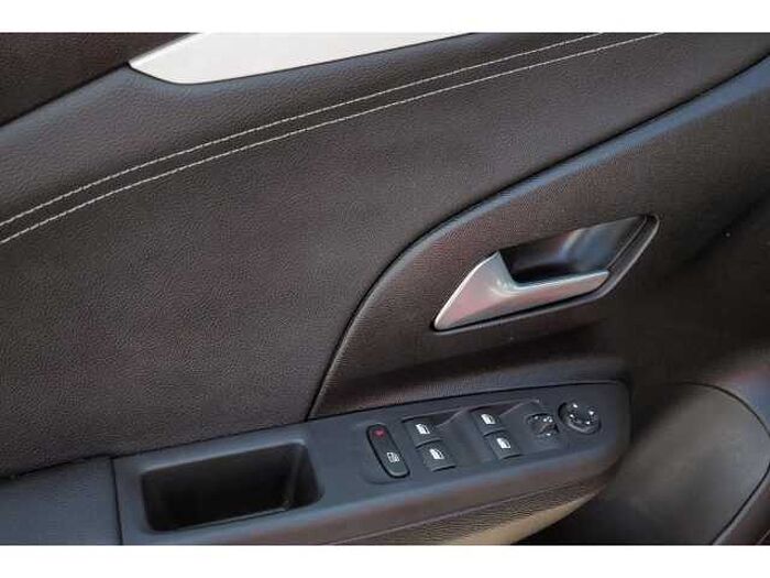 Opel Corsa 1.2 GS AT+SHZ+LRH+LED+ACC+APPLE+