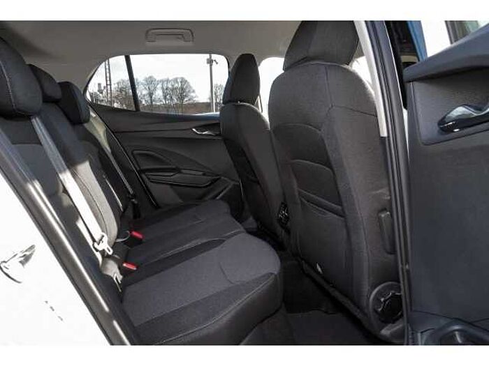 SKODA Fabia SELECTION+AT+SHZ+LRH+R-KAM+PDC+APPLE+