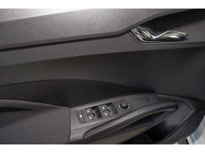 SKODA Fabia SELECTION+AT+SHZ+LRH+R-KAM+PDC+APPLE+