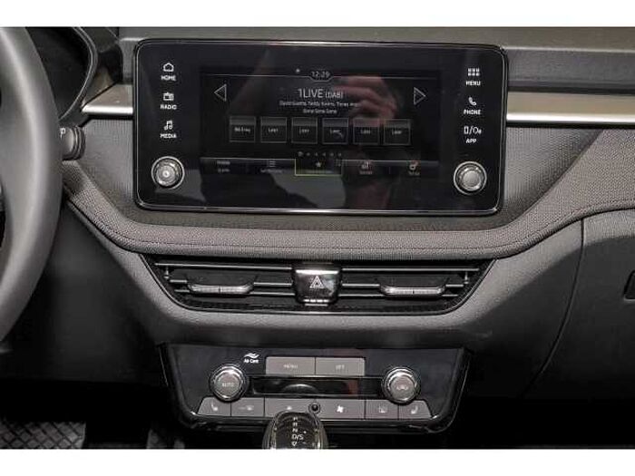 SKODA Fabia SELECTION+AT+SHZ+LRH+R-KAM+PDC+APPLE+