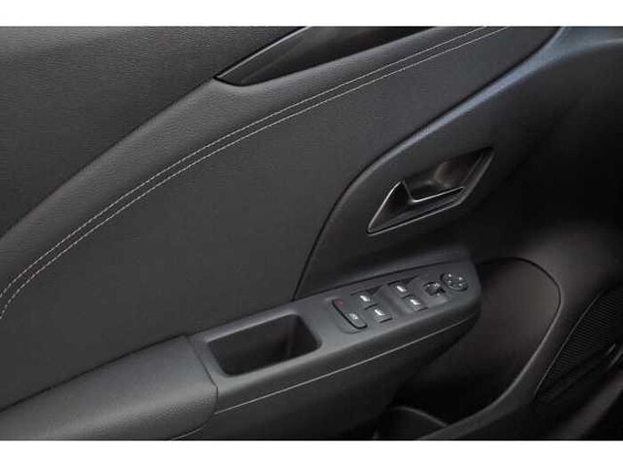 Opel Corsa 1.2 ELEGANCE AT+PANO+ALLWETTERR. +NAVI+SHZ+DAB+CARPLAY