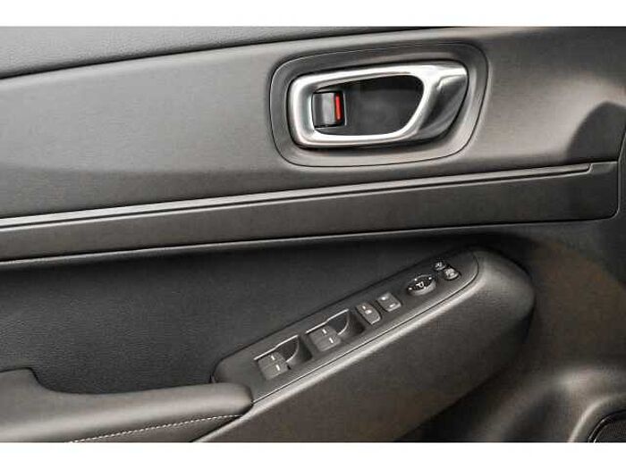 Honda HR-V Hybrid 1.5 Elegance Magic Seats STZ V Einparkhilfe vorne hinten