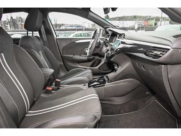 Opel Corsa 1.2 GS AT+SHZ+LRH+LED+ACC+APPLE+