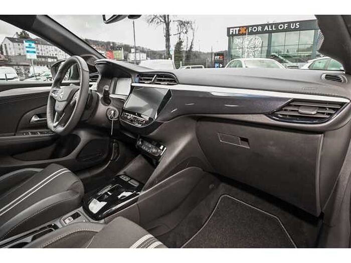 Opel Corsa 1.2 GS AT+SHZ+LRH+LED+ACC+APPLE+