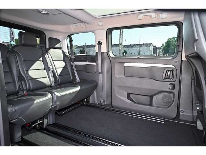 Opel Zafira Life INNOVATION AT+ERH.ZUL+AHK+GJR+P&G-PR+SH-PAKET2+