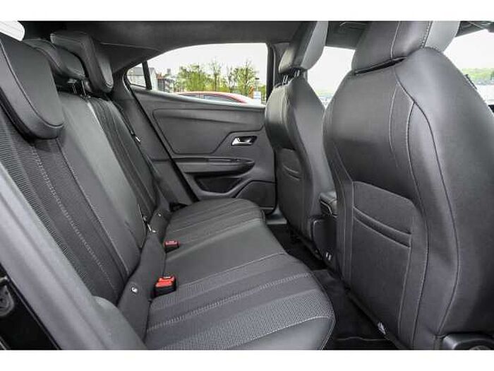 Opel Mokka GS AT+PDC+KAM+LRH+SHZ+ALU+DAB+TEMPO