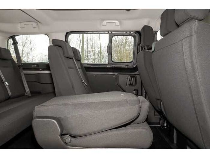 Opel Vivaro Kombi L Automatik+AHK+NAVI+2x Schiebet.+