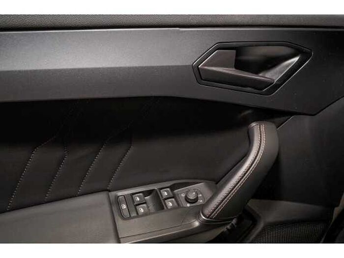 CUPRA Formentor 1.5 TSI+E.HECKK.+AHK+KEYLESS+CARPLAY+SHZ+DAB+RFK