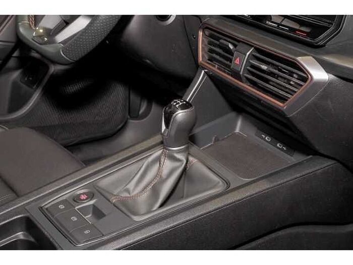 CUPRA Formentor 1.5 TSI+E.HECKK.+AHK+KEYLESS+CARPLAY+SHZ+DAB+RFK