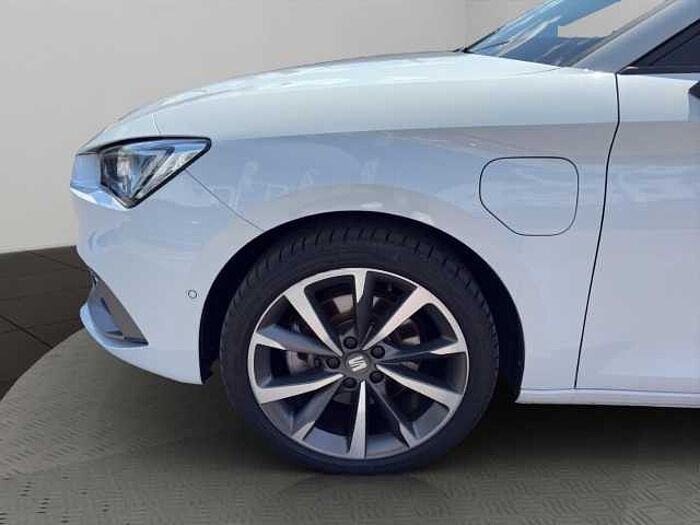 SEAT Leon FR 1.4 e-Hybrid DSG+NAVI+CARPL+R-KAM+S/LHzg+