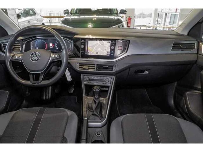 Volkswagen Polo VI Highline+NAVI+SHZ+PDC+KLIMAAUTO+CARPLAY+
