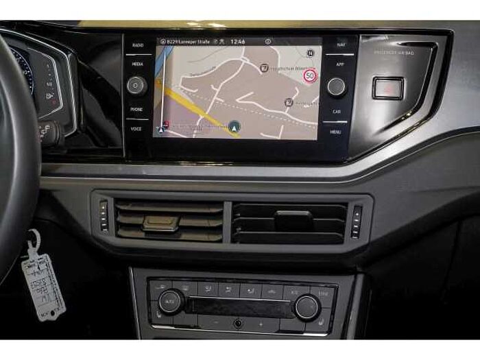 Volkswagen Polo VI Highline+NAVI+SHZ+PDC+KLIMAAUTO+CARPLAY+