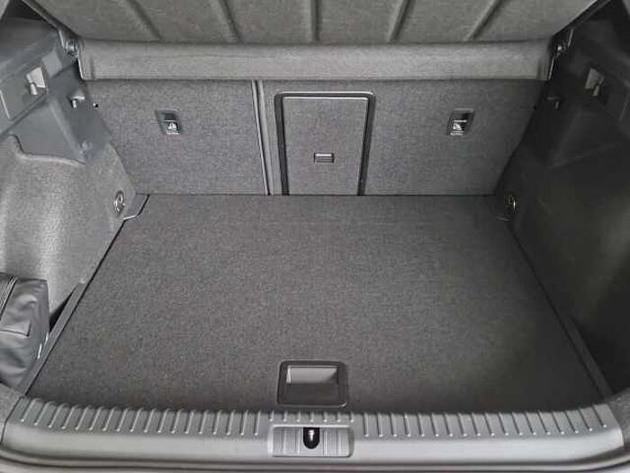 CUPRA Formentor 1.5 eTSI DSG+AHK+SOUND+MATRIX+e-KLAPPE+KAM+