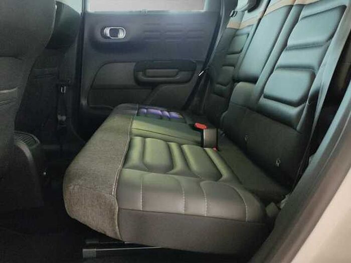 Citroen C3 Aircross SHINE PACK AT+AHK+NAVI+2xPDC+R-KAM+SHZ+GJR+