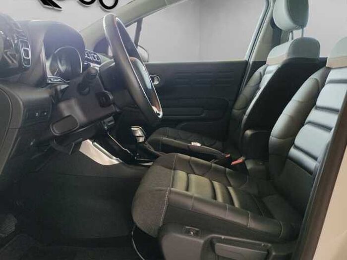 Citroen C3 Aircross SHINE PACK AT+AHK+NAVI+2xPDC+R-KAM+SHZ+GJR+