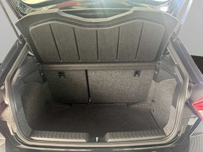 SEAT Ibiza FR 1.0 TSI+GJR+NAVI+CARPLAY+2xPDC+R-KAM+SHZ