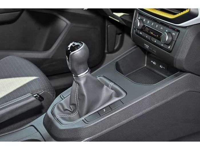 SEAT Ibiza STYLE 1.0 TSI+SHZ+KLIMAAUTO+PDC+R-KAM+LED