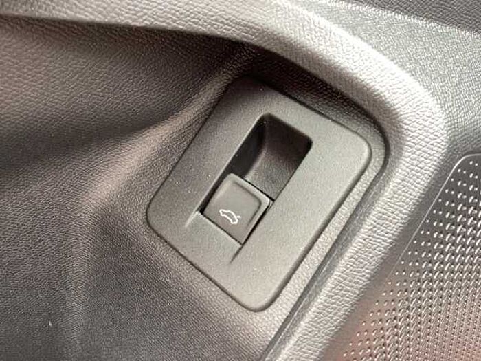 CUPRA Formentor 1.5 DSG+LEDER+NAVI+PANO+SHZ+19''LM+EL. KLAPPE+
