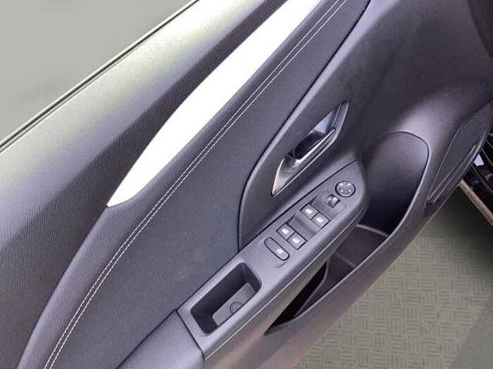 Opel Corsa GS I-LUX+NAVI+R-KAM+SHZ+LRH+TWA+KEYLESS+ALU+