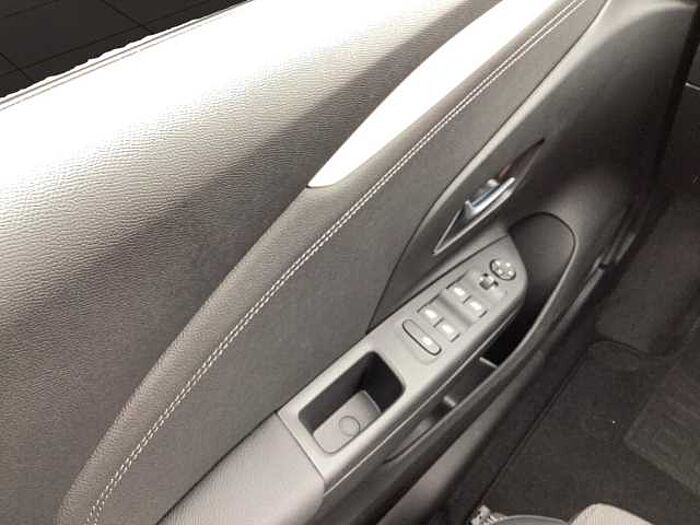 Opel Corsa GS+SHZ+LRH+2xPDC+R-KAM+LED+ALU+