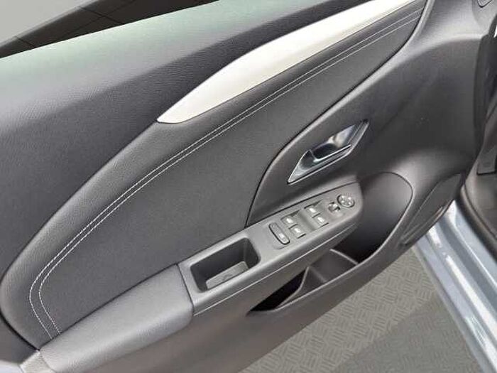 Opel Corsa GS HYBRID 110 PS AT+NAVI+TWA+R-KAM+SHZ+GJR+KEYLESS