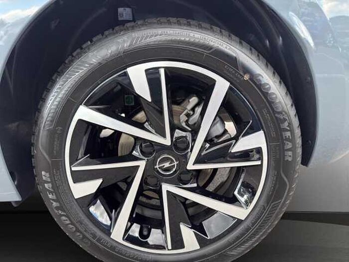 Opel Corsa GS HYBRID 110 PS AT+NAVI+TWA+R-KAM+SHZ+GJR+KEYLESS