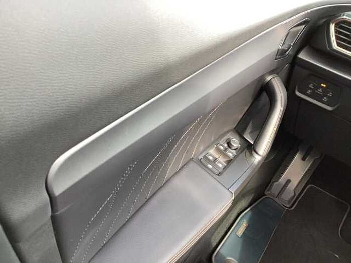 CUPRA Formentor 1.5 DSG+PANO+PLA+SHZ+FAP-L+19''ALU+EL.SITZ+BEATS+